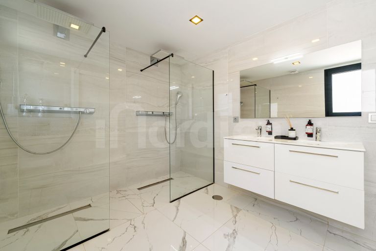 Villa till salu i Nueva Andalucia