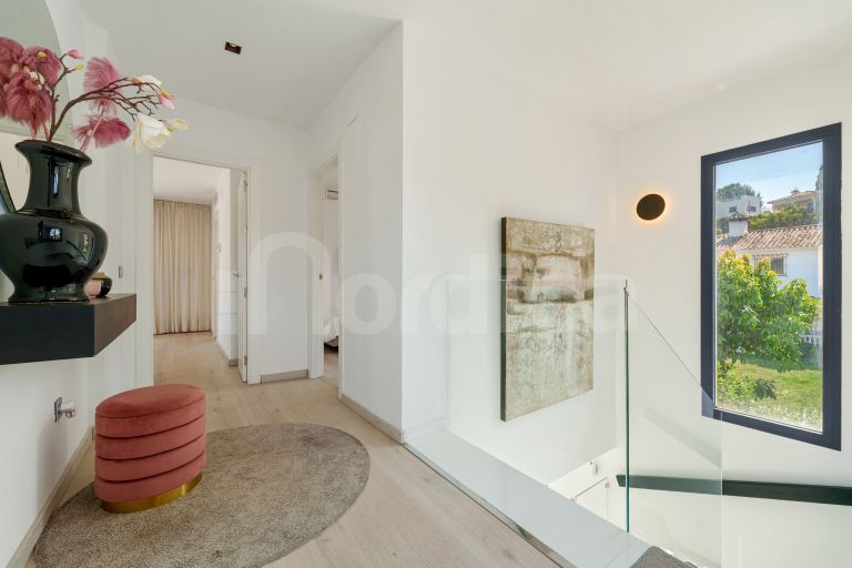 Villa till salu i Nueva Andalucia