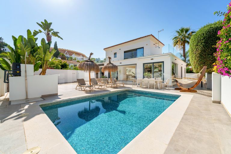 Villa till salu i Nueva Andalucia