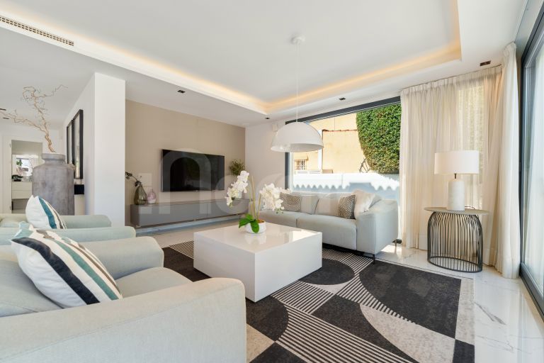 Villa till salu i Nueva Andalucia