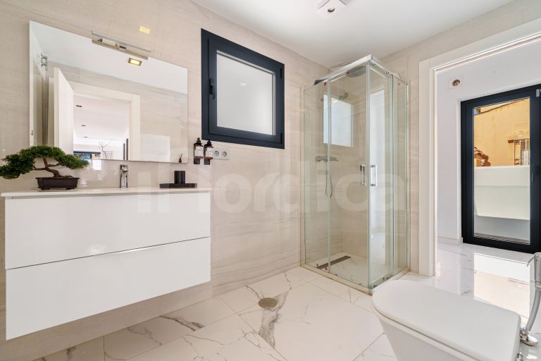 Villa till salu i Nueva Andalucia