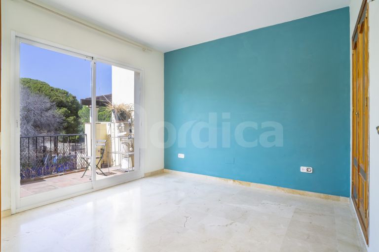 Triplex for sale in Los Pinos de Aloha