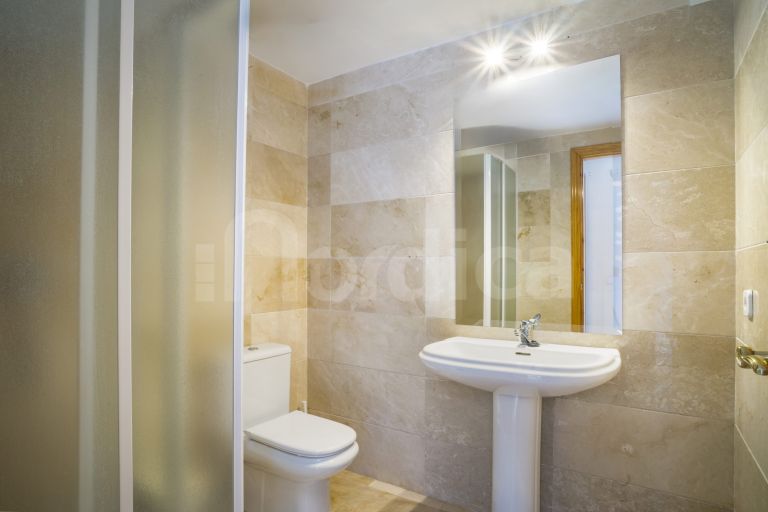 Triplex for sale in Los Pinos de Aloha