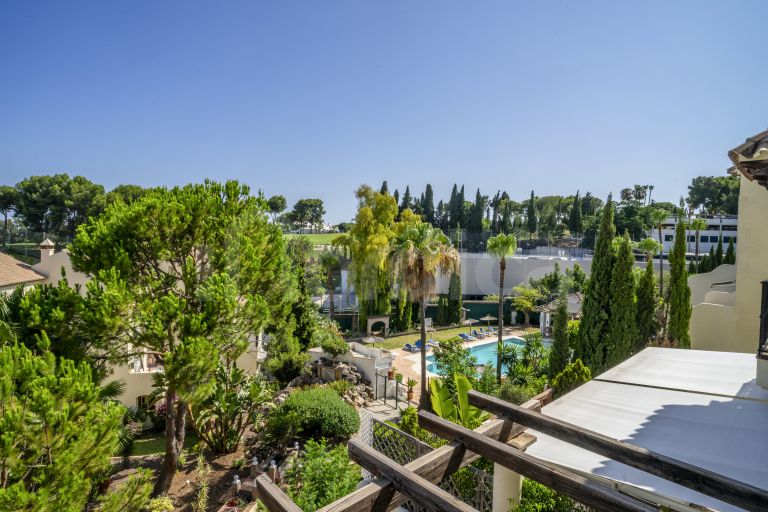 Triplex for sale in Los Pinos de Aloha