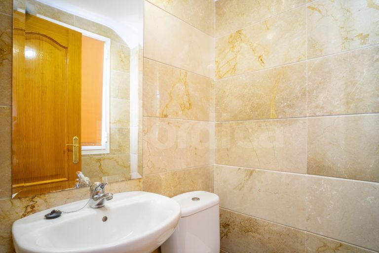 Triplex for sale in Los Pinos de Aloha