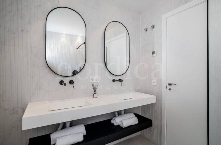 Duplex Penthouse for sale in Los Pinos de Aloha