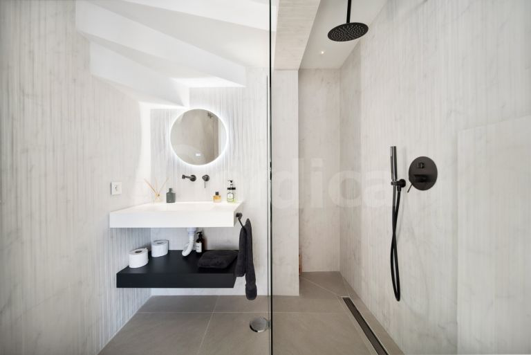 Zweistöckiges Penthouse zu verkaufen in Los Pinos de Aloha