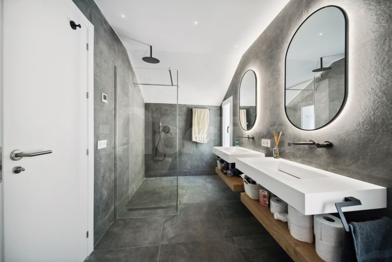 Zweistöckiges Penthouse zu verkaufen in Los Pinos de Aloha