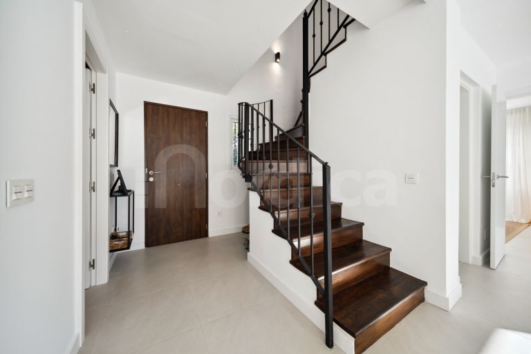 Zweistöckiges Penthouse zu verkaufen in Los Pinos de Aloha