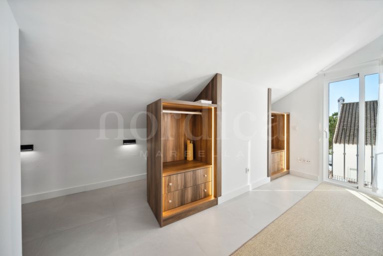 Duplex Penthouse for sale in Los Pinos de Aloha