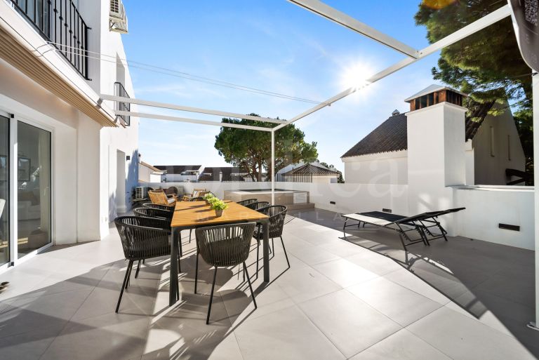 Duplex Penthouse for sale in Los Pinos de Aloha
