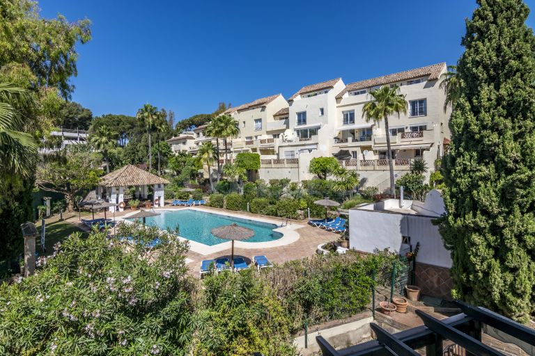 Duplex Penthouse for sale in Los Pinos de Aloha
