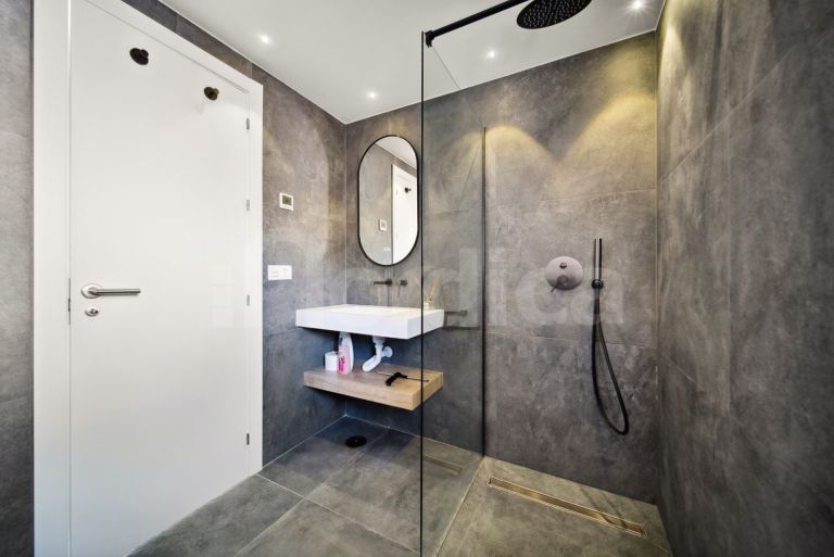 Zweistöckiges Penthouse zu verkaufen in Los Pinos de Aloha