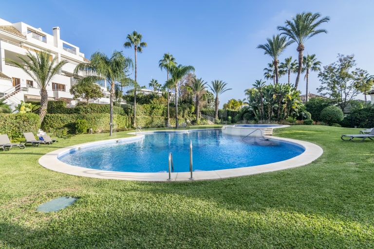 Town House for sale in Alcores del Golf