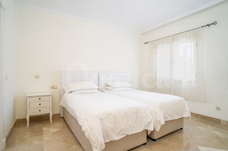 Adosado en venta en Aloha Real