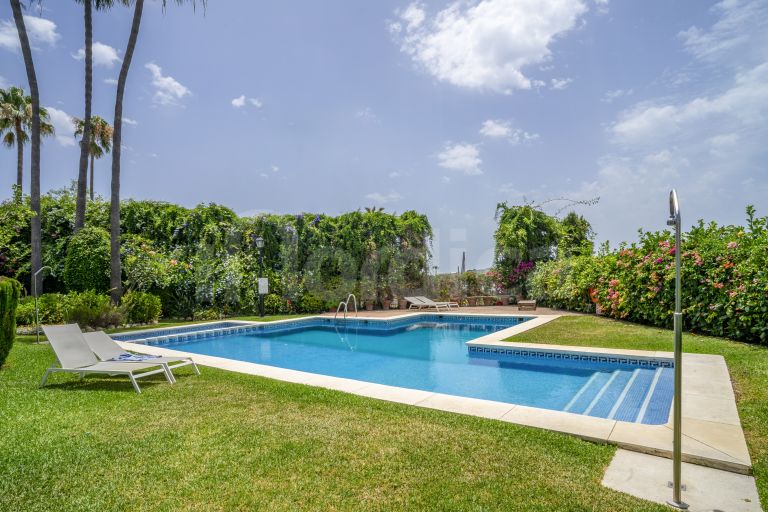 Adosado en venta en Aloha Real