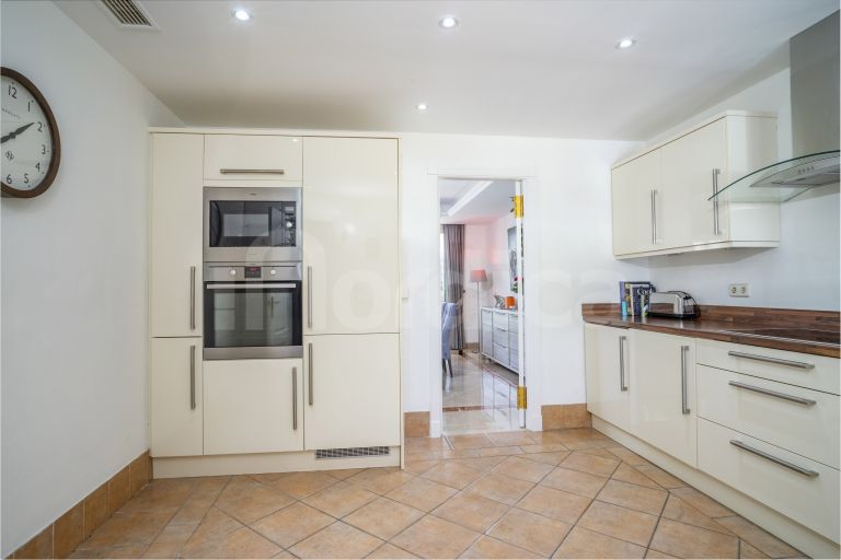 Adosado en venta en Aloha Real