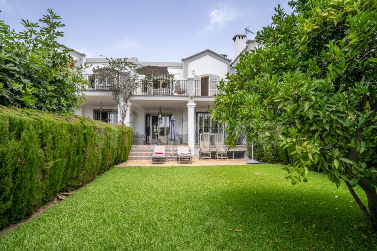 Adosado en venta en Aloha Real