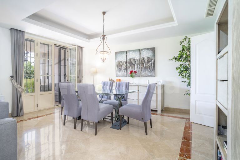 Adosado en venta en Aloha Real