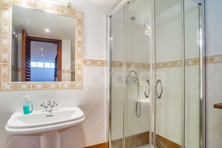 Adosado en venta en Aloha Real