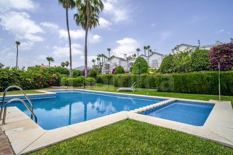 Adosado en venta en Aloha Real