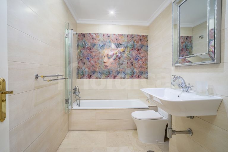 Apartment for sale in River Garden