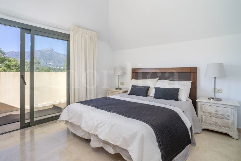 Stunning Duplex Penthouse for Sale in Lorcrigolf – Panoramic Golf & Mountain Views!