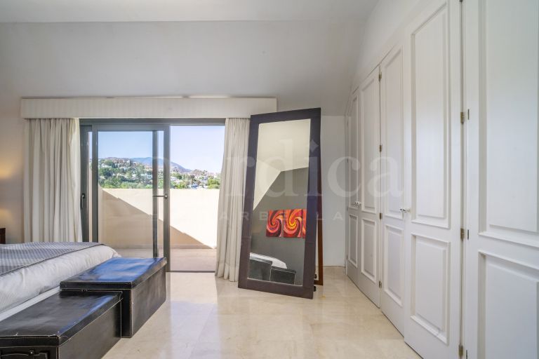 Stunning Duplex Penthouse for Sale in Lorcrigolf – Panoramic Golf & Mountain Views!