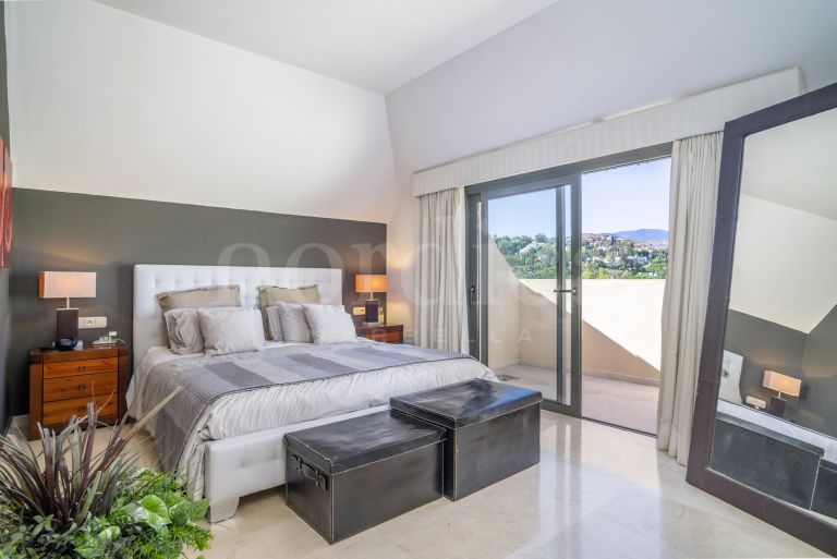 Stunning Duplex Penthouse for Sale in Lorcrigolf – Panoramic Golf & Mountain Views!