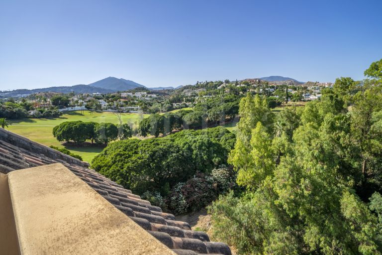 Stunning Duplex Penthouse for Sale in Lorcrigolf – Panoramic Golf & Mountain Views!