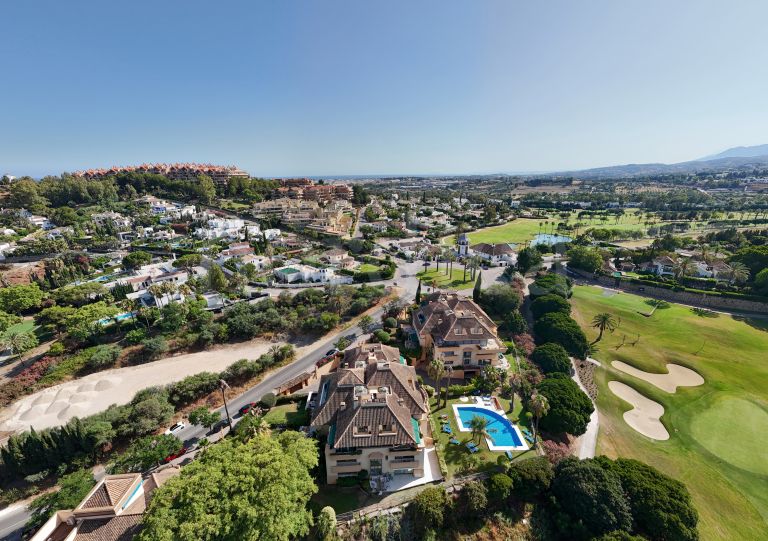 Stunning Duplex Penthouse for Sale in Lorcrigolf – Panoramic Golf & Mountain Views!