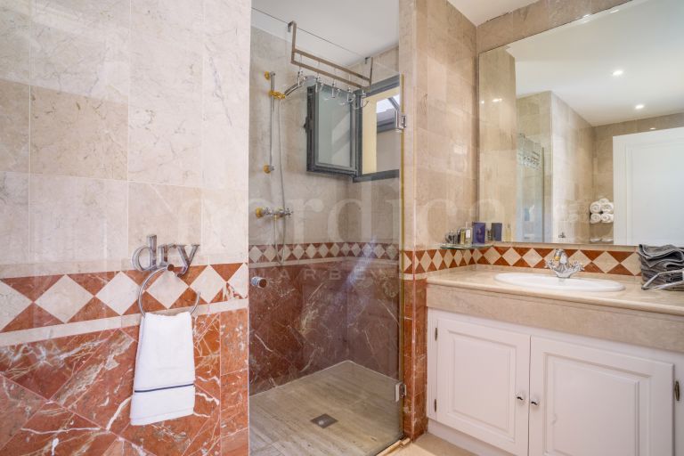 Stunning Duplex Penthouse for Sale in Lorcrigolf – Panoramic Golf & Mountain Views!