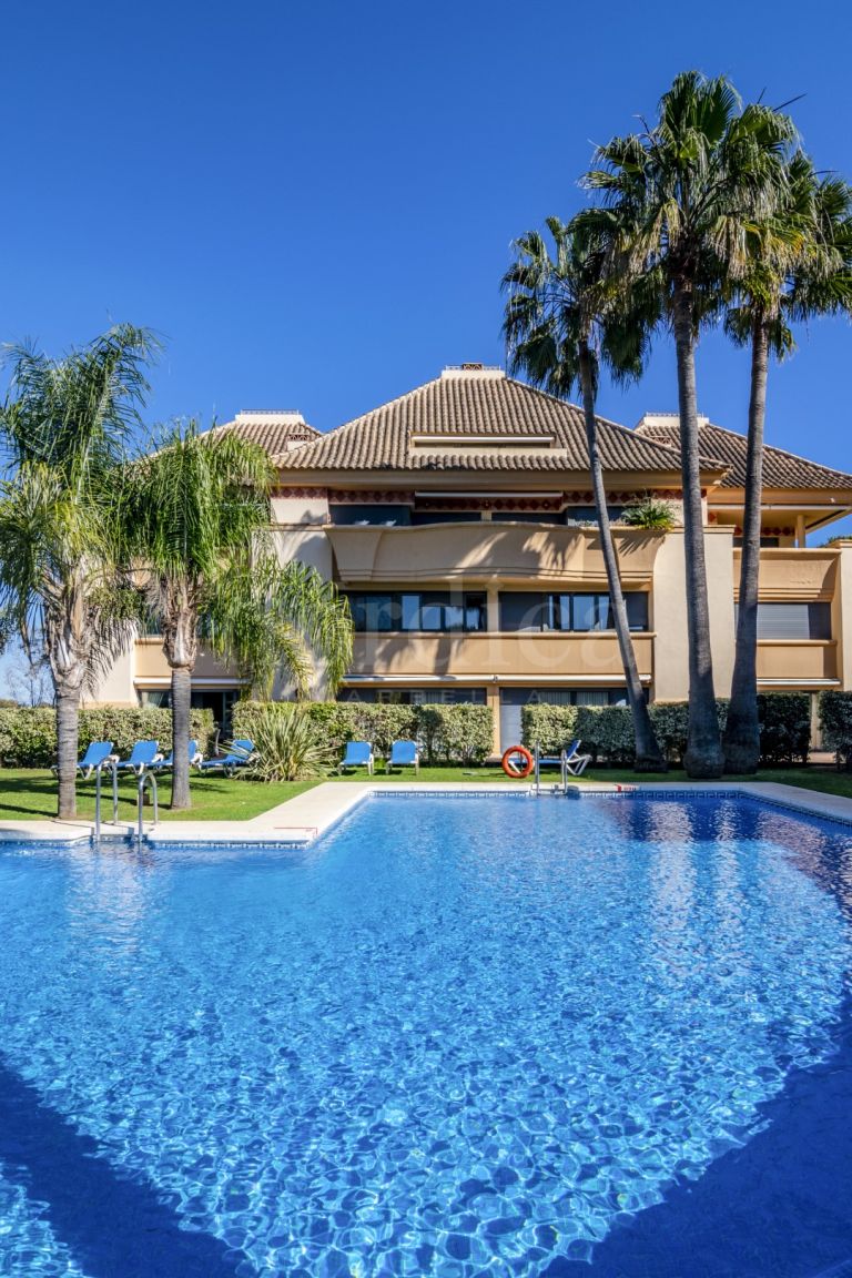 Stunning Duplex Penthouse for Sale in Lorcrigolf – Panoramic Golf & Mountain Views!