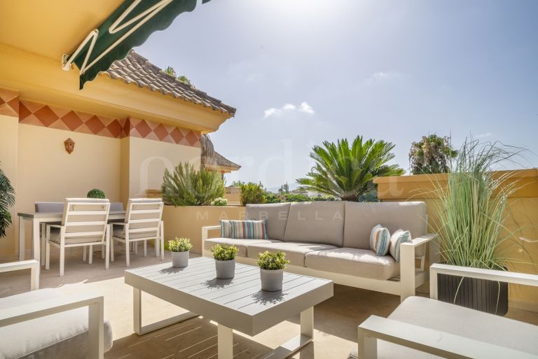 Stunning Duplex Penthouse for Sale in Lorcrigolf – Panoramic Golf & Mountain Views!
