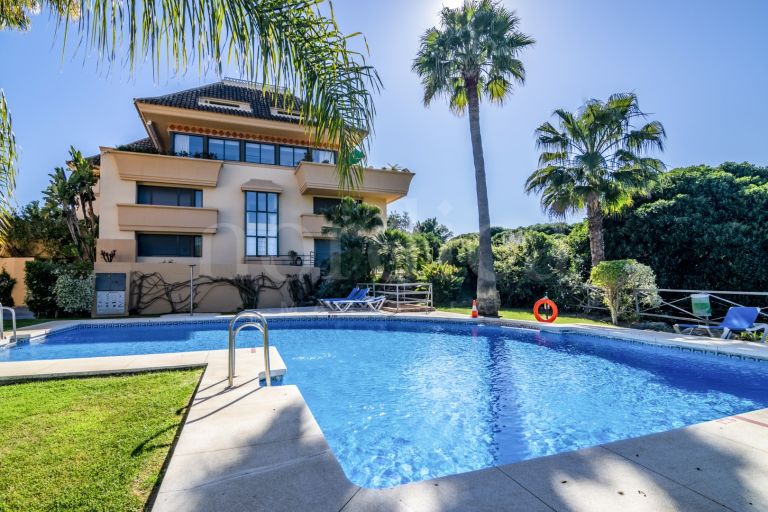Stunning Duplex Penthouse for Sale in Lorcrigolf – Panoramic Golf & Mountain Views!