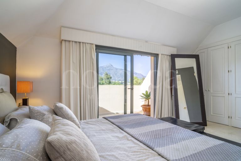 Stunning Duplex Penthouse for Sale in Lorcrigolf – Panoramic Golf & Mountain Views!