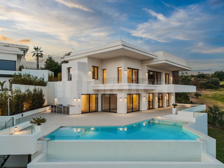 Villa for sale in La Resina Golf