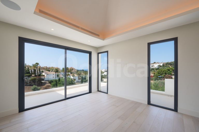 Villa for sale in La Resina Golf