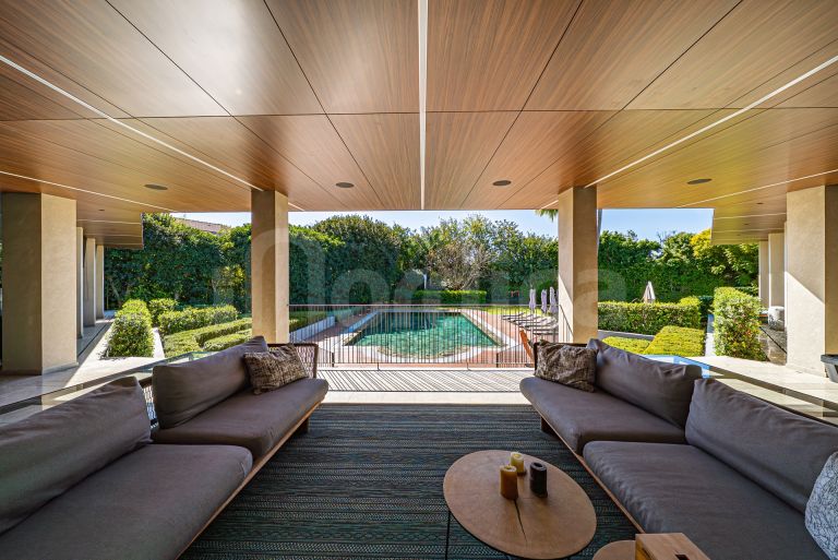 Villa for sale in Guadalmina Baja