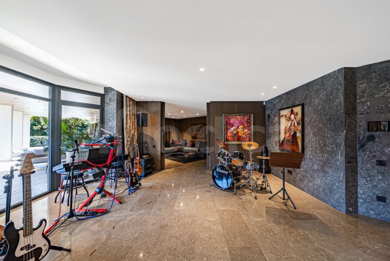 Villa for sale in Guadalmina Baja