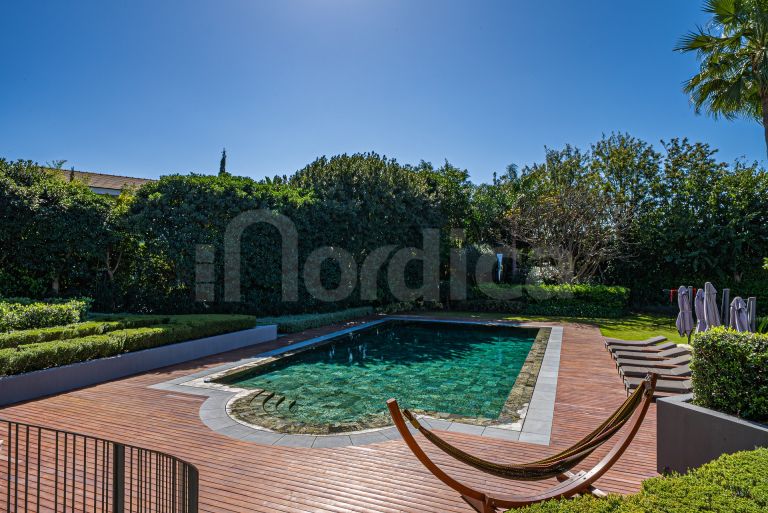 Villa for sale in Guadalmina Baja