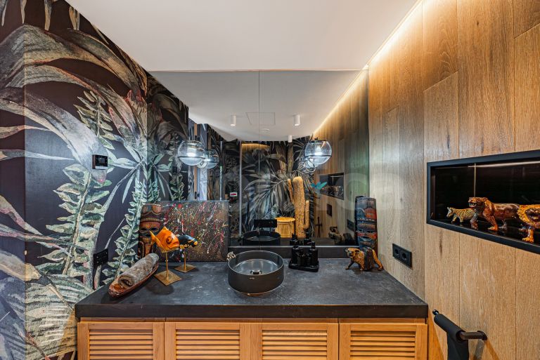 Villa for sale in Guadalmina Baja