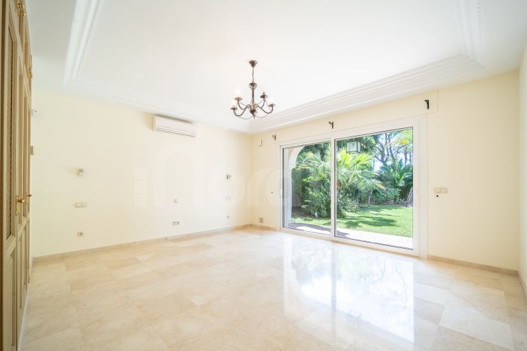 Villa for sale in Paraiso Barronal