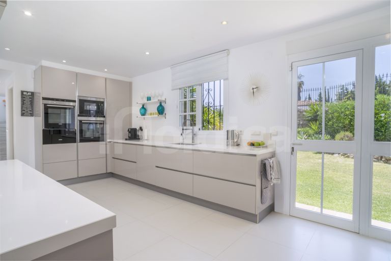 Villa for sale in Marbella Country Club