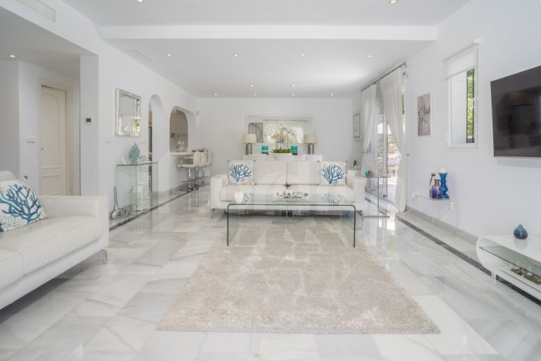 Villa for sale in Marbella Country Club