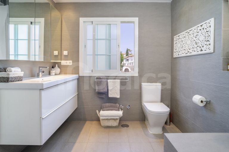 Villa for sale in Marbella Country Club