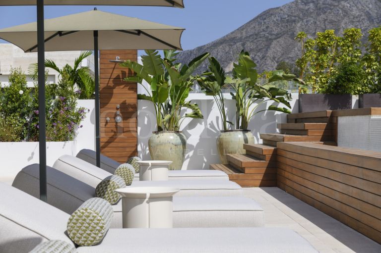Tvåvånings takvåning till salu i Epic Marbella