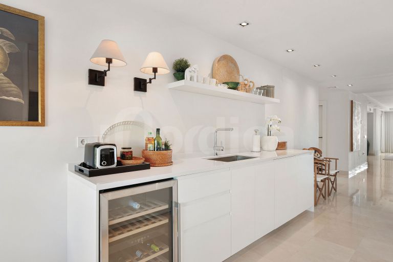 Apartment for sale in Albatross Hill