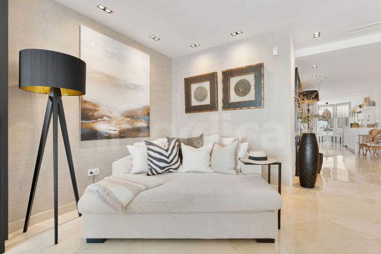 Apartment for sale in Albatross Hill