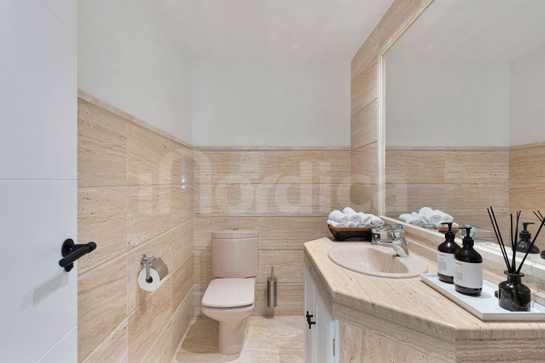 Apartment for sale in Albatross Hill